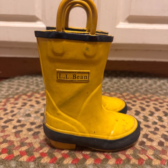 L.L. Bean Bright Yellow infant toddler rain boots size 6   yellow boots with bla - Picture 2 of 7